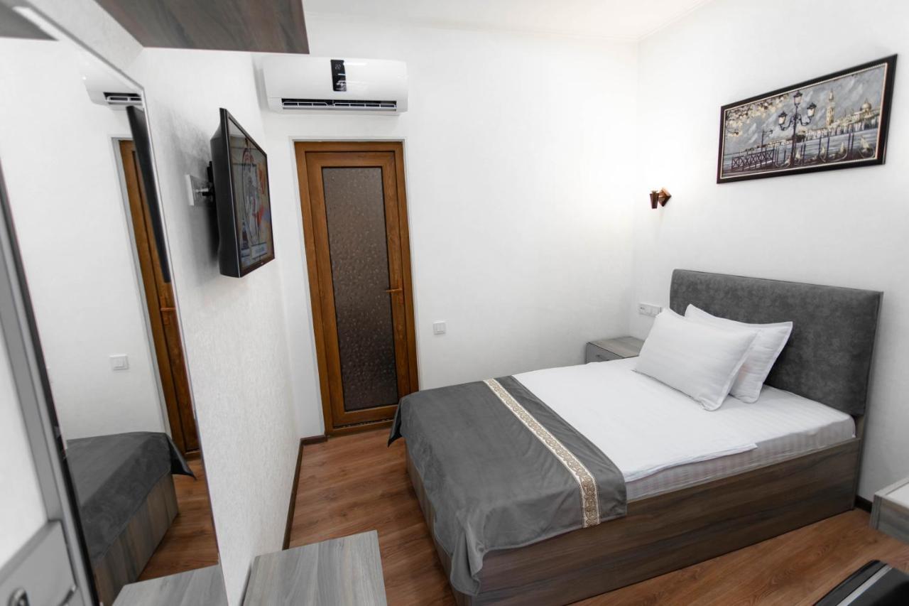 Registon Saroy Hotel Samarkand Exterior foto